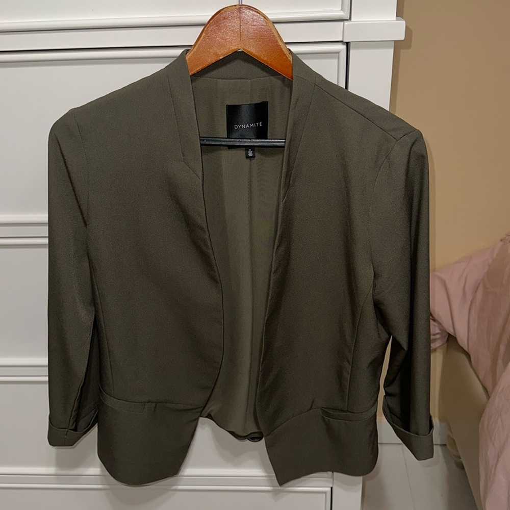 LIKE NEW Dyanmite Fitted Blazer